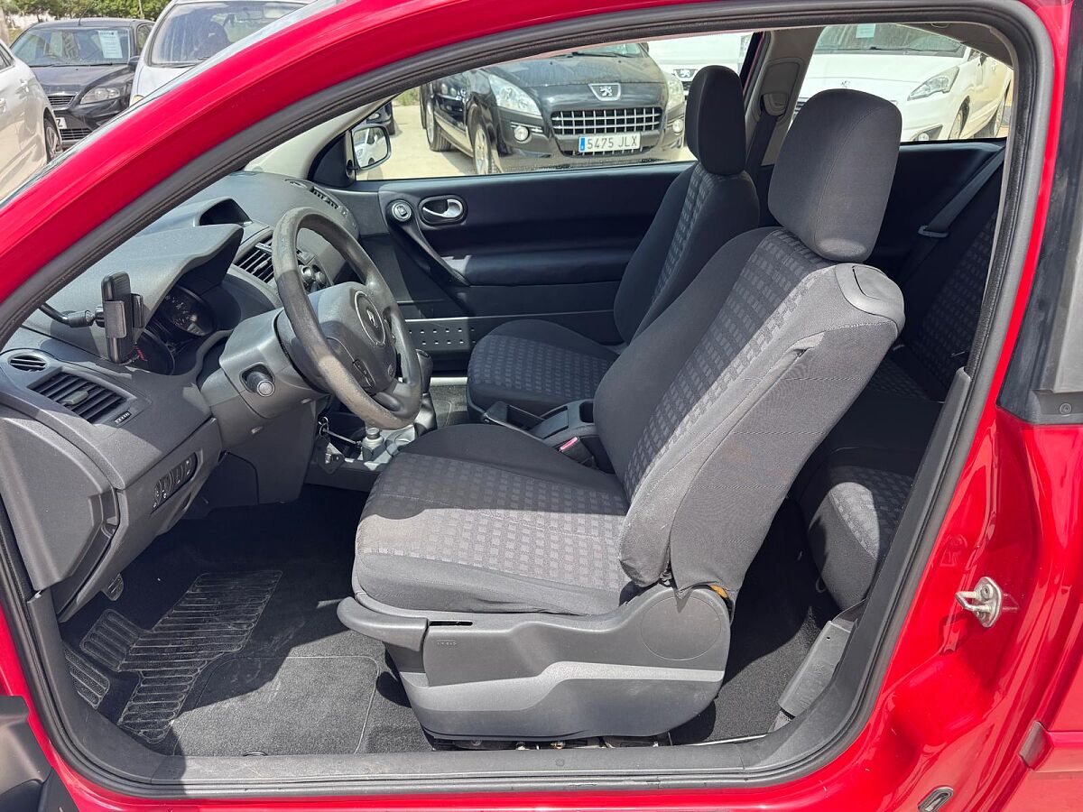 RENAULT MEGANE 1.4 AUTHENTIQUE SPANISH LHD IN SPAIN 75000 MILES SUPER 2006